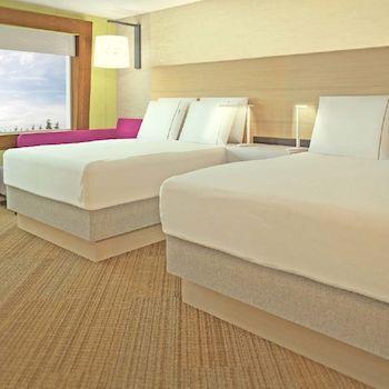Holiday Express & - Detroit By Ihg Farmington Hills
